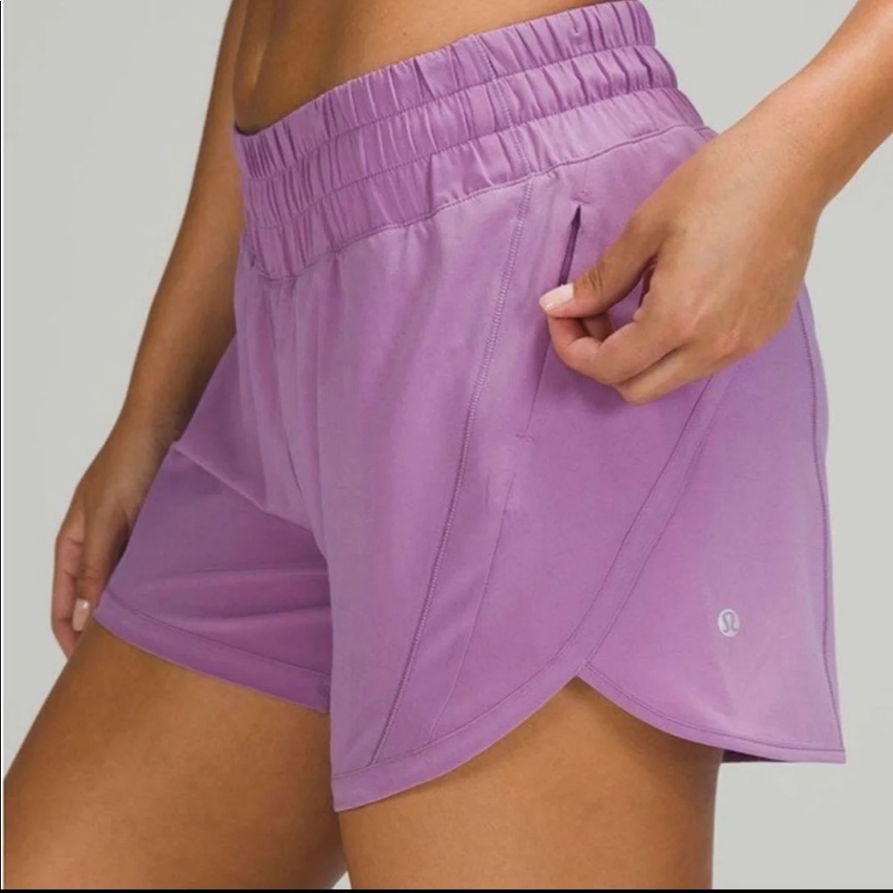 Lululemon athletica Track That short size 6